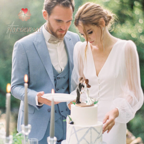 wedding cake toppers bride and groom
